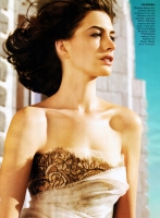 anne hathaway vogue january 2009 04.thumbnail