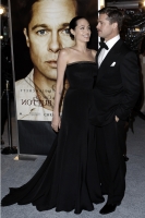 brangelina the curious case of benjamin button premiere in los angeles 02 122 89lo.thumbnail