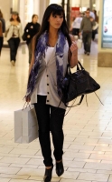 kim kardashian shopping 03.thumbnail
