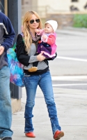 nicole richie and harlow 03.thumbnail