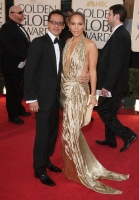 jennifer lopez arrives at the 66th annual golden globe awards 01 128856.thumbnail