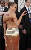 jennifer lopez arrives at the 66th annual golden globe awards 02 123085.thumbnail