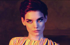 Katie Holmes FIERCE para MIU MIU