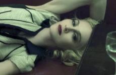 Madonna luce increible para Louis Vuitton