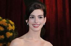 Anne Hathaway deslumbrante en los Oscar 2009