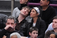 ed westwick kiss jessica szohr at lakers 02.thumbnail