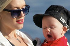 Gwen Stefani y baby Zuma en la playa