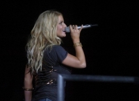 jessica simpson grand rapids 3.thumbnail