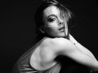 SHOCK! Lindsay Lohan muestra su ESQUELETICA figura