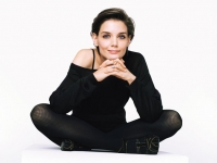 0302 katie holmes legs crossed aw.thumbnail