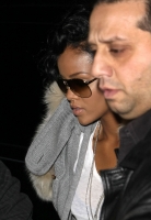 90315m1 rihanna b gr 04.thumbnail