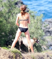 Lindsay Lohan en bikini en Hawaii no luce tan mal?