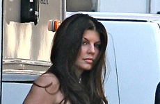 Fergie de look de verano a vampiresa