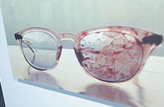 La ropa y los lentes de Lennon cuando fue asesinado? WTF?