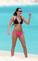 miley cyrus pink bikini.thumbnail