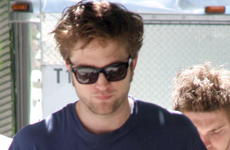 Robert Pattinson quiere volver a Londres porque esta harto de las fans