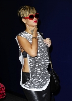90923P4 RIHANNA B GR 07.thumbnail