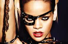 Rihanna posa para el cover de su single Russian Roulette