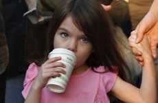 Suri Cruise escoge la ropa de su mami Katie Holmes