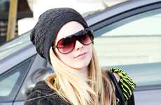 Avril Lavigne de compras y sola