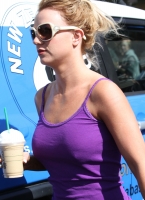 FP 4600490 Spears Britney FP6 022810.thumbnail