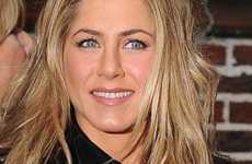 Jen Aniston ofendida por reportes de romance con Gerard Butler