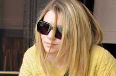 Ashley Olsen de amarillo en New York