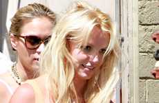 Britney Spears muestra sus extensiones… Ouch! – Gossip & Pics!