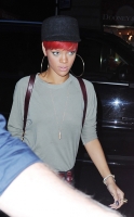 FP 5578176 Rihanna AAR 071310.thumbnail