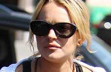 Lindsay Lohan sale de rehab, debe permanecer sobria o vuelve a prisión
