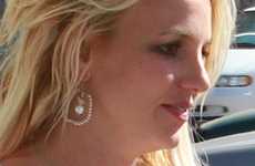Britney Spears tiene problemas con sus extesiones