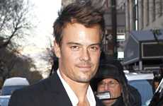 Sacaron a Josh Duhamel de un vuelo en New York