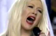 Christina Aguilera canta el Himno en el Super Bowl 2011 –  FAIL!!!!
