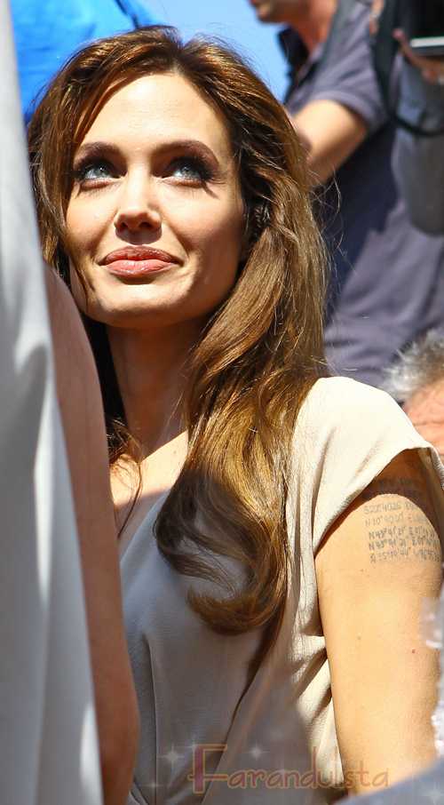 FP 7297270 BARM Jolie Angelina KungFu Cannes 00 07