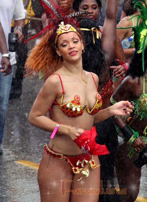 FP 7677787 BIG Rihanna Carnival 03 38