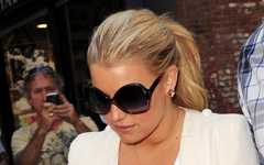 Jessica Simpson ebria en el concierto de Adele? Nope!