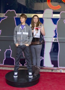 FP 8087704 TRG Bieber Justin Wax Figure 02 04