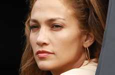 Jennifer Lopez rompe en llanto en el escenario