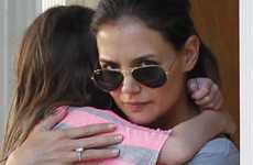 Katie Holmes es una madre trabajadora (como tu y yo, Sure!)