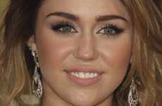 Miley Cyrus se aumentó los senos?