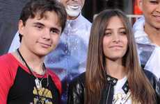 Hijos de Michael Jackson inmortalizan a su padre en L.A