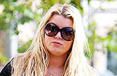 Jessica Simpson esta HUGE!!