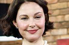 La cara de Ashley Judd – Cirugía o enfermedad?