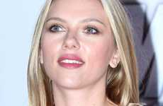Escándalo!!! Scarlett Johansson adicta a las alitas de pollo!!!