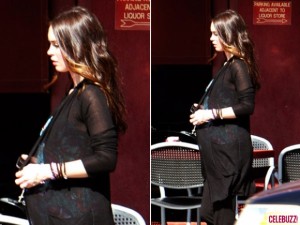 Megan Fox Baby Bump1 580x435