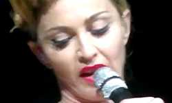 Madonna muestra una boob en Turquía