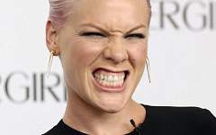 Pink es la nueva CoverGirl!!!