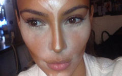 Kim Kardashian revela el secreto de su rostro perfecto! Maquillaje!!