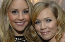 Amanda Bynes no habla con Jennie Garth