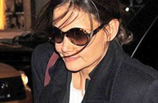 Katie Holmes ya tiene un interés romántico?